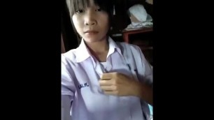 Thai Student Show her Pussy