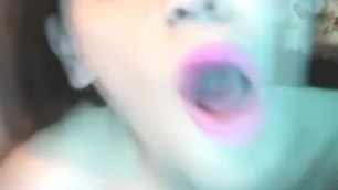 Shemale Jerks and Sucks her own Dick