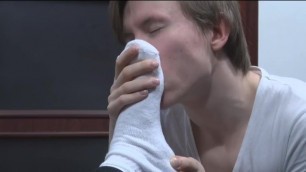Hot Boy Gets his Feet Serviced while Stroking