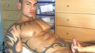 Ricci, a Cute Hunk Guy get Wanked his Huge Cock by us !