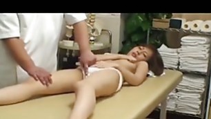 Asian teen fucked by massagist in massage porn video